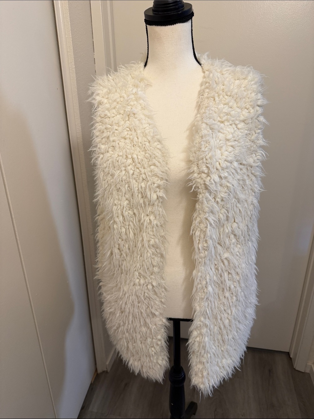 Xhilaration Cream Faux Fur Vest
